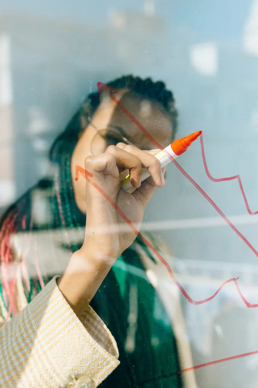 Drawing a price chart on glass